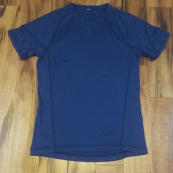 lululemon athletica Other - Lululemon Men's V Neck